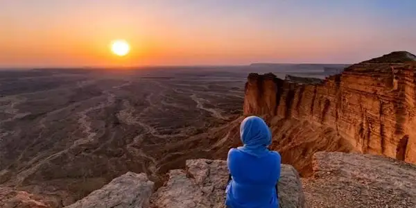 Essential Packing Guide for a Sunrise Trip to Edge of the World