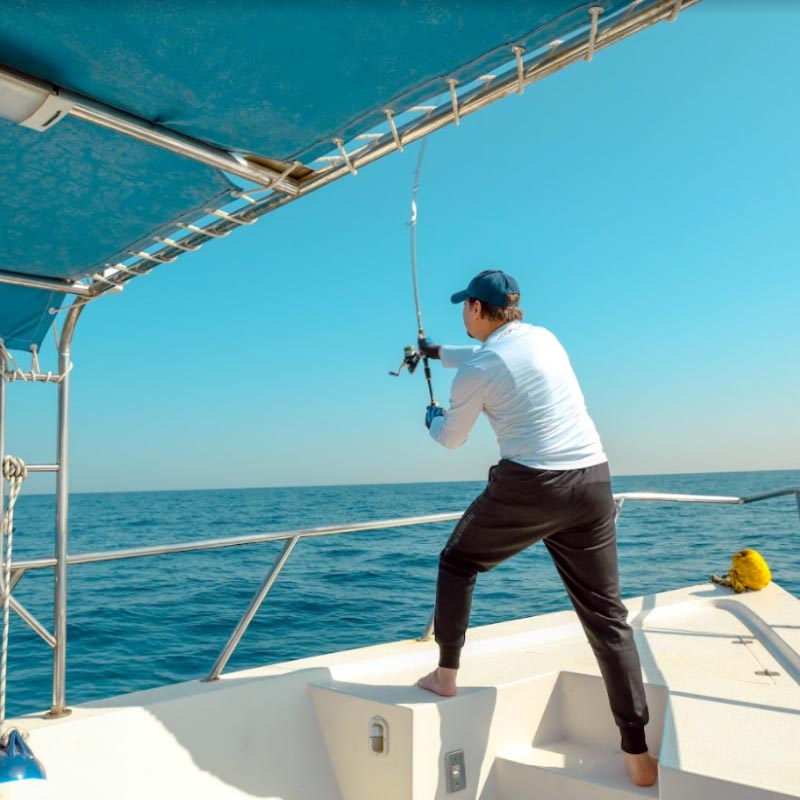 fishing boat rental jeddah-sm