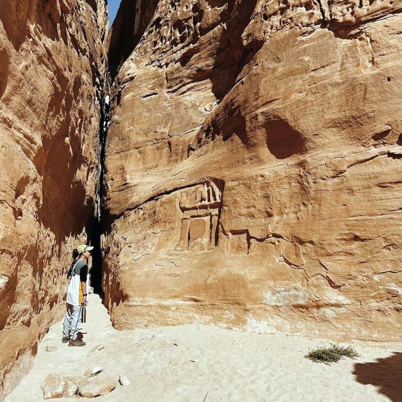 hegra hike bike tour al ula