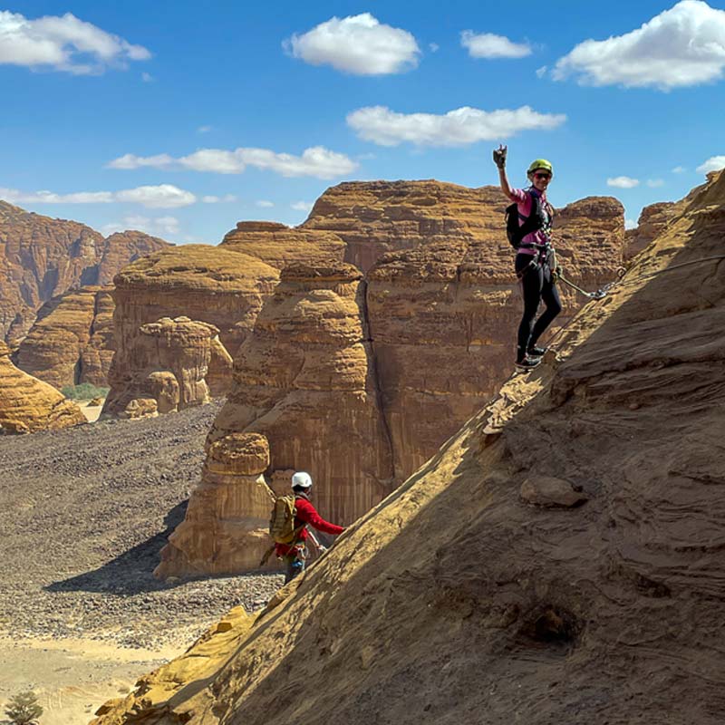 hegra hike bike tour al ula