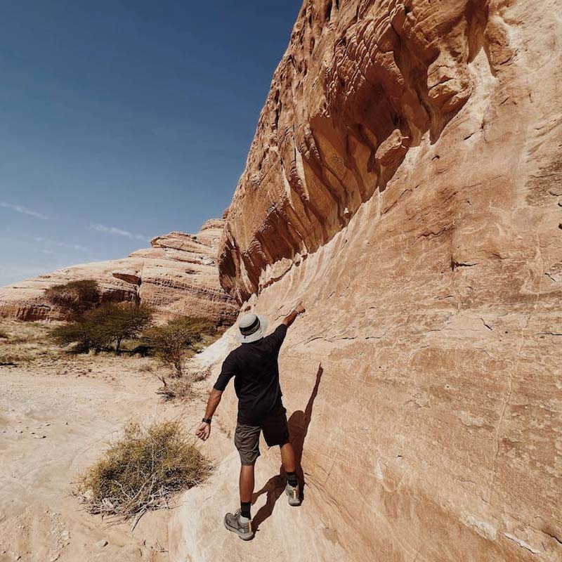 hegra hike bike tour al ula