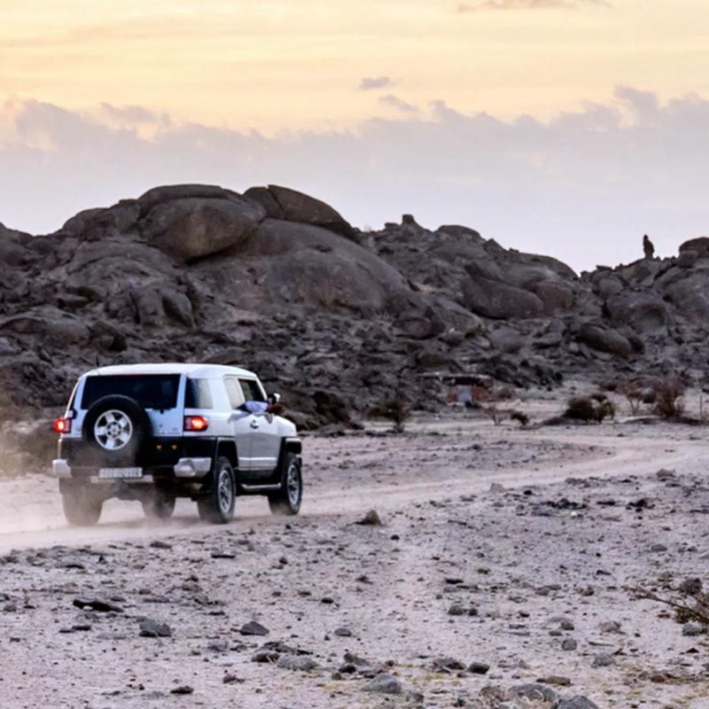 moon valley hike from jeddah-sm